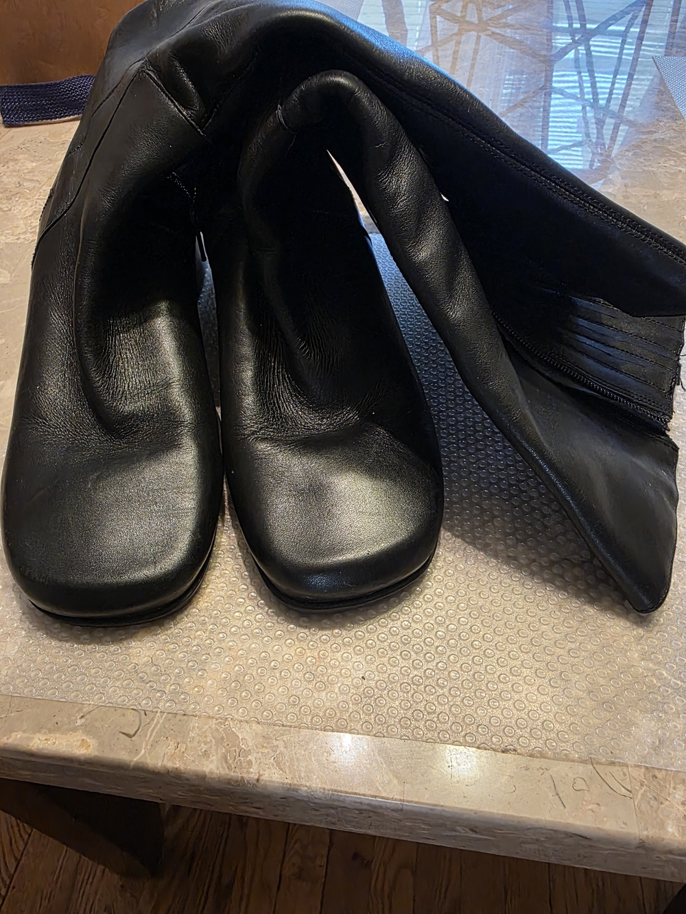 Black Women's Leather Mid Calf-High Boots